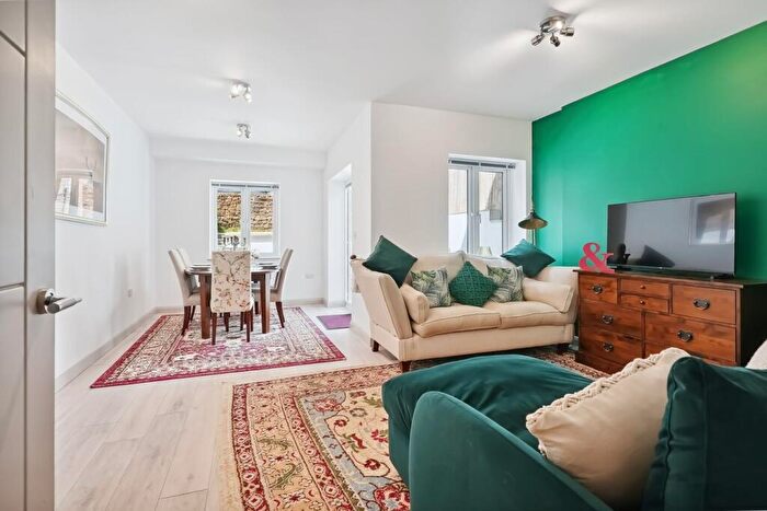 3 Bedroom Semi-Detached House For Sale In Little Common Lane, Bletchingley, RH1
