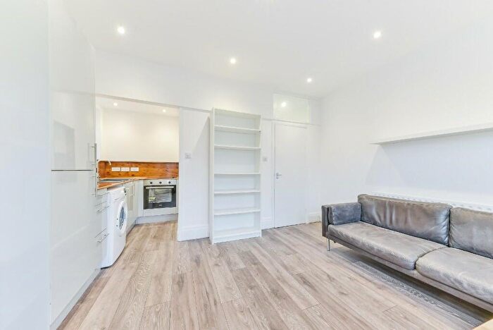 1 Bedroom Flat To Rent In Denmark Hill, London, SE5