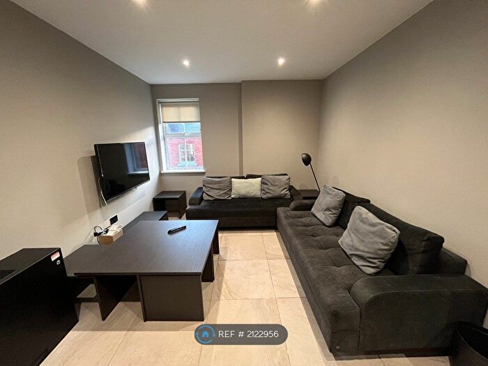 2 Bedroom Flat To Rent In Trafalgar House, Leeds, LS1