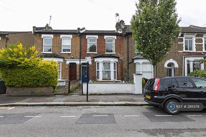 1 Bedroom Flat To Rent In Colless Road, London, N15