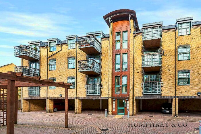 2 Bedroom Flat To Rent In - Abbey Road, Barking, IG11