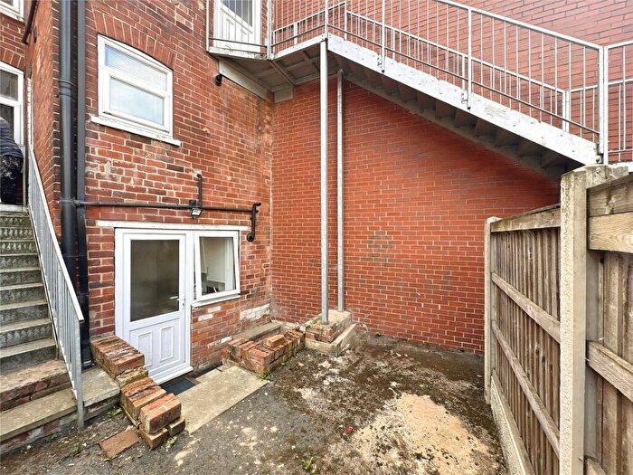 1 Bedroom Flat To Rent In Beckett Road, Doncaster, South Yorkshire, DN2