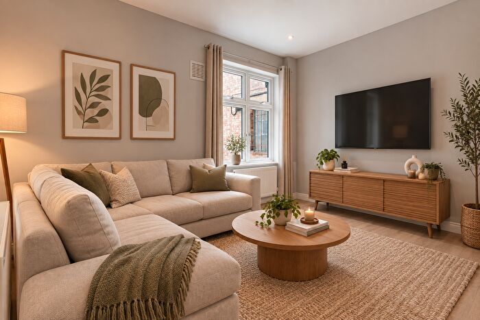 3 Bedroom Maisonette For Sale In Streatham Road, Mitcham, CR4
