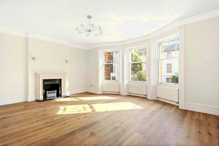 4 Bedroom Flat To Rent In Wynnstay Gardens, Kensington, London, W8