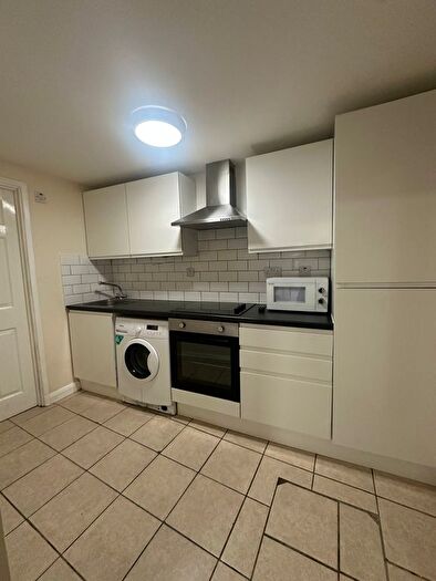 1 Bedroom Flat To Rent In Barn Court, - Park Street, Luton, LU1