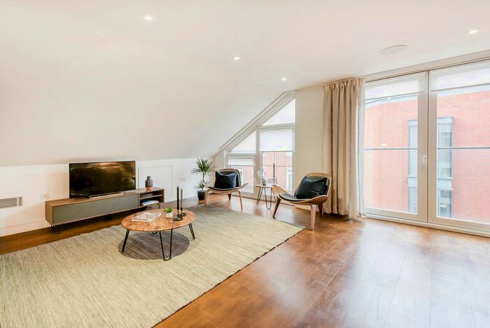 2 Bedroom Flat To Rent In Bedford Court, London, WC2E