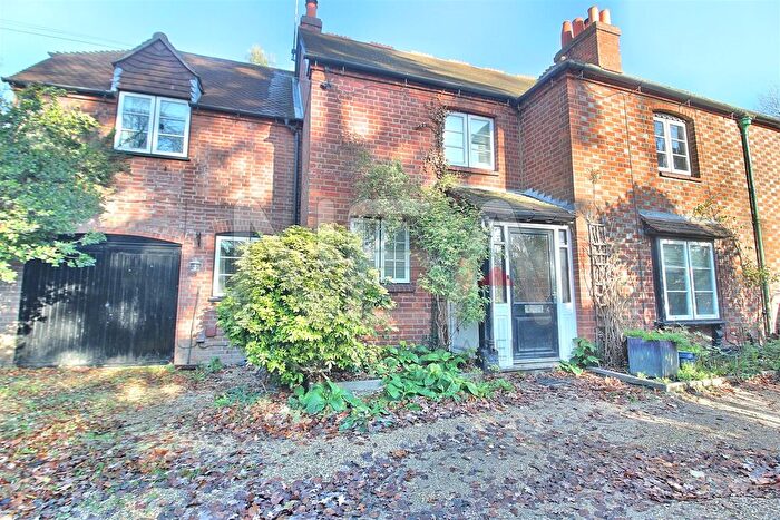 4 Bedroom Semi-Detached House To Rent In Woodcote Road, Caversham, Reading, RG4