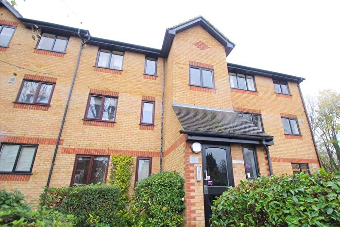 1 Bedroom Flat To Rent In Balmoral Road, Watford, WD24