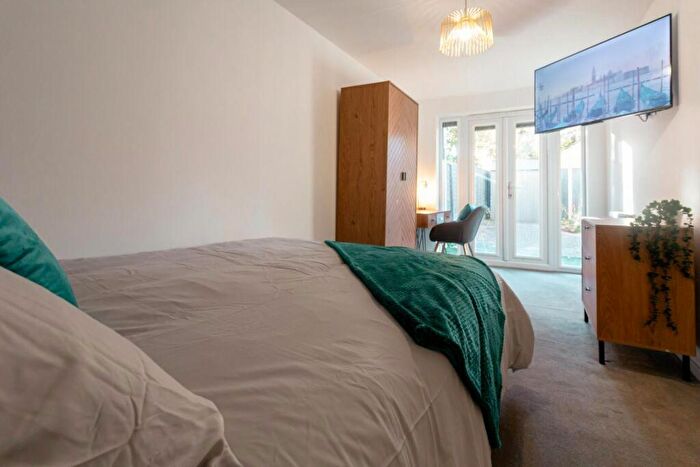 Studio To Rent In Rm, Boleyn Ave, Sugar Way, P`Boro, PE2