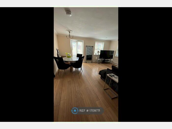 4 Bedroom Flat To Rent In Henry Laver Court, Colchester, CO3