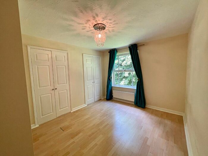 2 Bedroom Apartment For Sale In Royal Court Drive, Bolton, Lancashire, BL1 - Photo 6