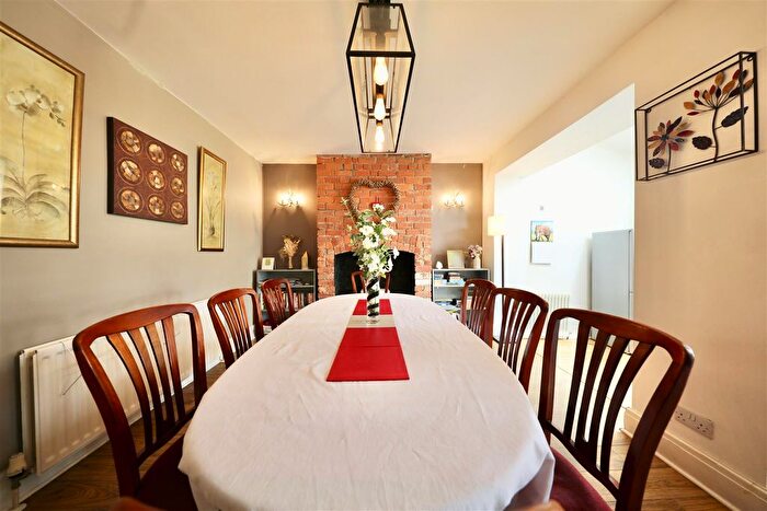 3 Bedroom Terraced House For Sale In Kenilworth Avenue, Hull, HU5