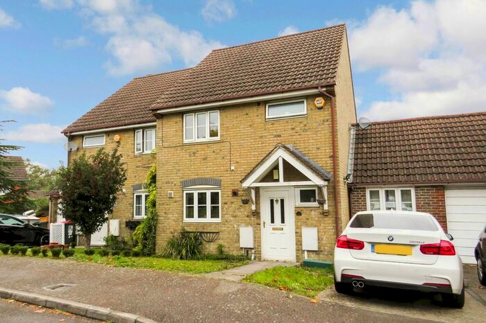 3 Bedroom Semi-Detached House To Rent In Tollgate Hill, Crawley, RH11