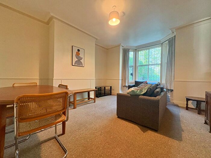 2 Bedroom Property To Rent In Park Court, - Moorland Road, Hyde Park, Leeds, LS6