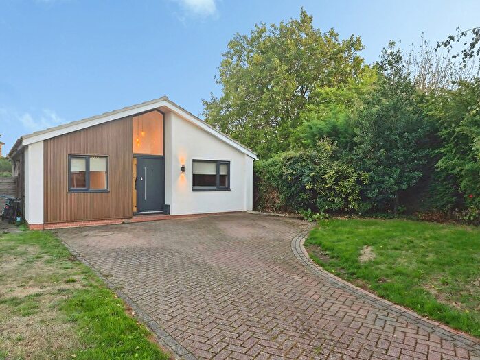 4 Bedroom Bungalow For Sale In Manor Orchard, Harbury, Leamington Spa, Warwickshire, CV33