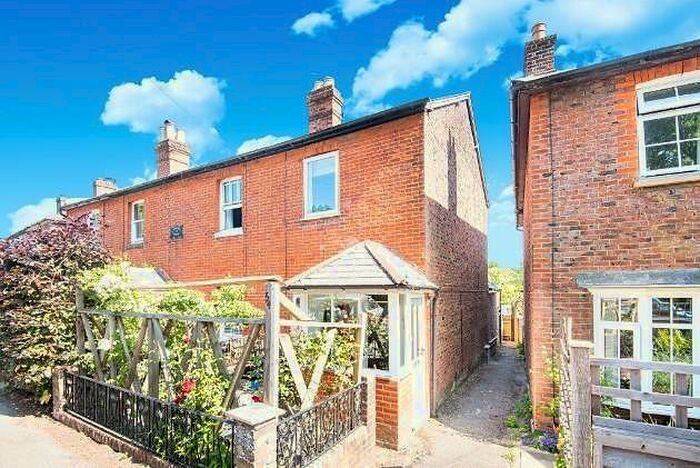 2 Bedroom Cottage To Rent In Bedroom Terraced Cottage In Haslemere, GU27
