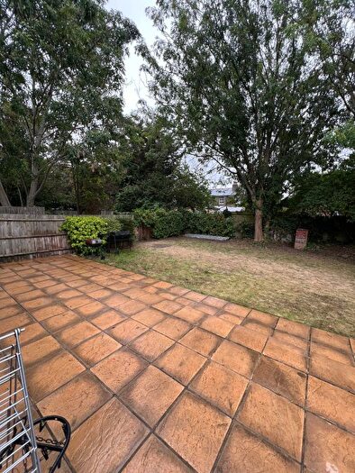 Studio To Rent In Quainton Street, London, NW10