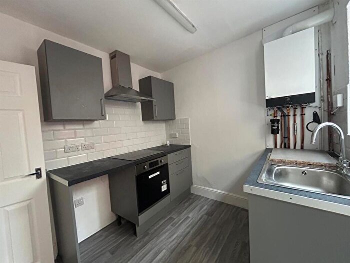 1 Bedroom Flat To Rent In St. Peter Street, Rochester, ME1