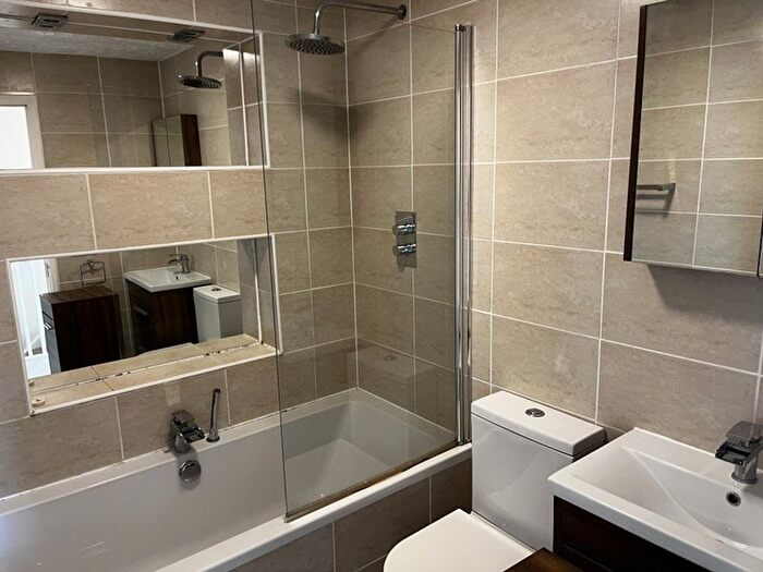 4 Bedroom Semi-Detached House To Rent In Station Road, Bristol, BS35