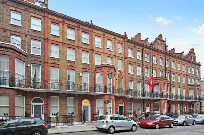 1 Bedroom Chalet To Rent In Nottingham Place, London, W1U