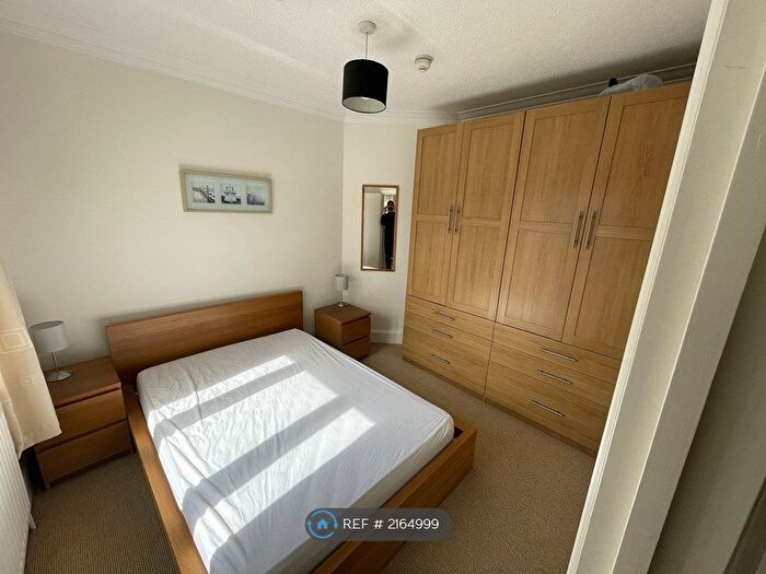 1 Bedroom Flat To Rent In Wycombe Gardens, London, NW11