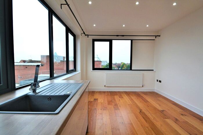 1 Bedroom Flat To Rent In High Street, Ruislip, HA4