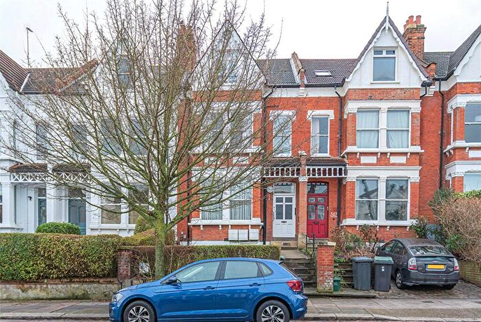 2 Bedroom Apartment For Sale In Alexandra Park Road, London, N22
