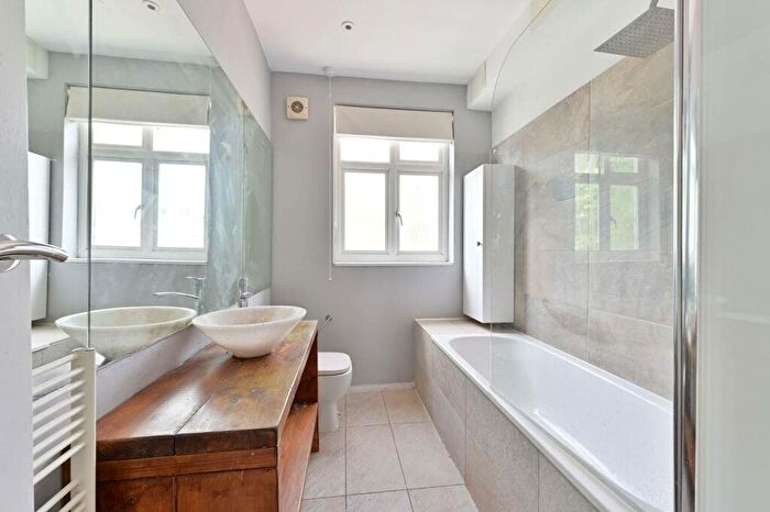 3 Bedroom Terraced House For Sale In Lower Downs Road, Wimbledon Chase, London, SW20