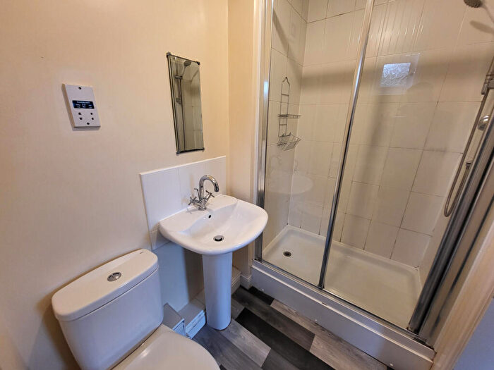 2 Bedroom Apartment To Rent In Drayton Street, Hulme, Manchester, M15