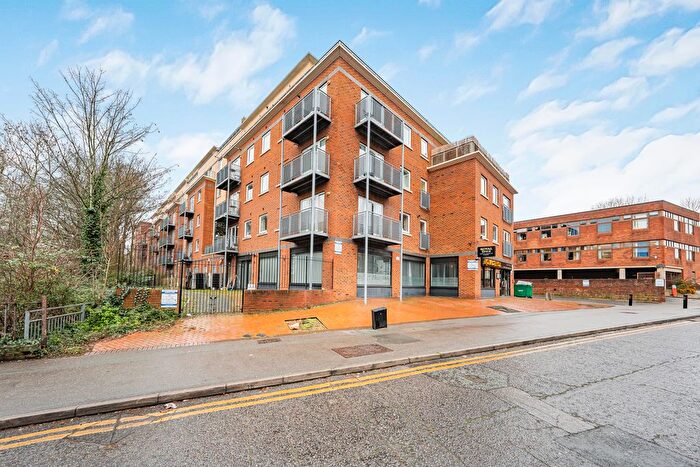 1 Bedroom Flat For Sale In High Street, Uxbridge, UB8