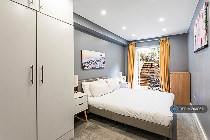 2 Bedroom Flat To Rent In St. John's Hill, London, SW11