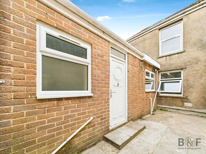 1 Bedroom Flat To Rent In Portland Street, Staple Hill, BS16