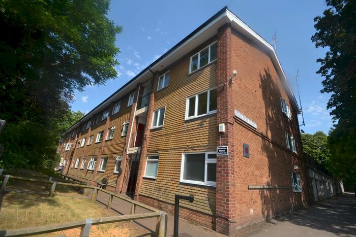 2 Bedroom Flat To Rent In Malcolm Close, Mapperley Park, Nottingham, NG3