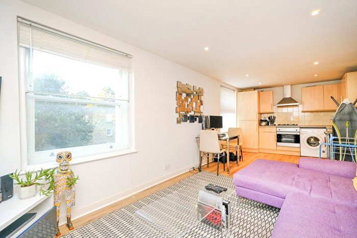 1 Bedroom Flat To Rent In Wakeham Street, Isington, London, N1
