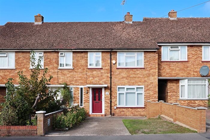 3 Bedroom Terraced House For Sale In Nine Elms Avenue, Uxbridge, UB8