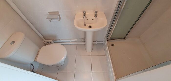 1 Bedroom Flat To Rent In Flora Street, Cathays, Cardiff, CF24