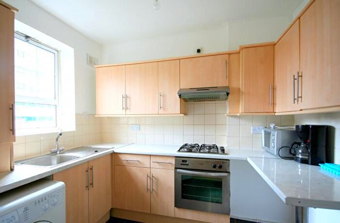 1 Bedroom Flat To Rent In Rollit House Rollit Street, Holloway, N7