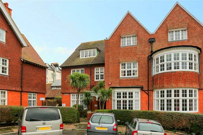 2 Bedroom Maisonette To Rent In Grand Avenue, Hove, East Sussex, BN3