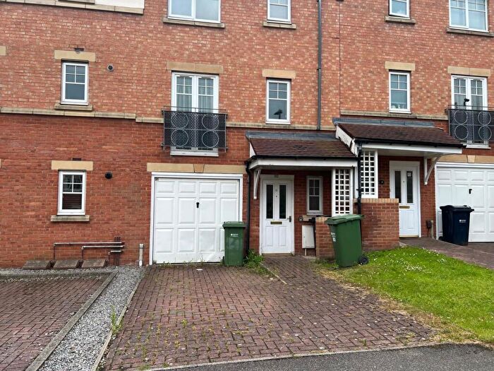 4 Bedroom Terraced House To Rent In St James Village, NE8