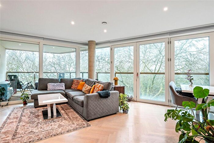 1 Bedroom Apartment For Sale In Market Road, London, N7