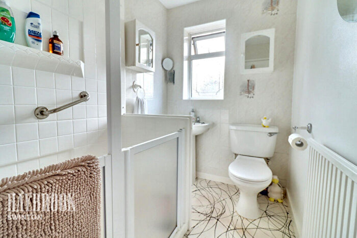 2 Bedroom Detached Bungalow For Sale In Birkdale Rise, Mexborough, S64