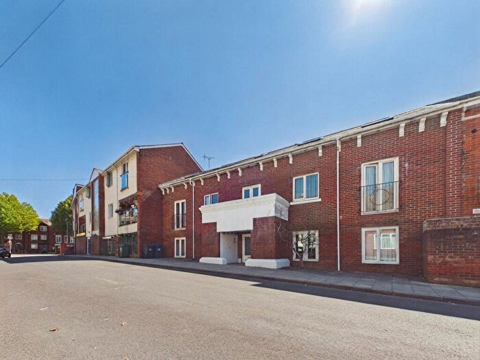 2 Bedroom Flat To Rent In Munster Road, North End, PO2
