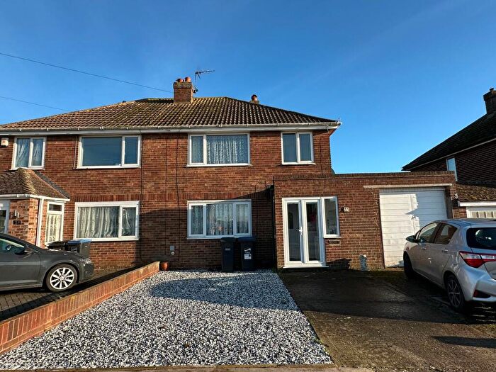 4 Bedroom House To Rent In Grummock Avenue, Ramsgate, CT11