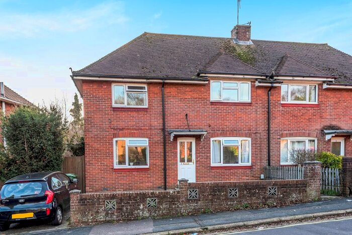 5 Bedroom Semi-Detached House To Rent In Thurmond Road, Winchester, SO22