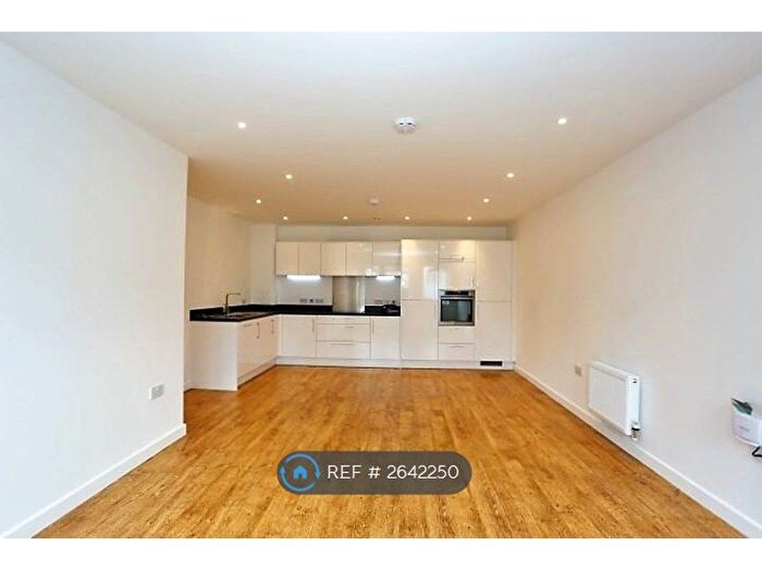 2 Bedroom Flat To Rent In High Road Leyton, London, E10