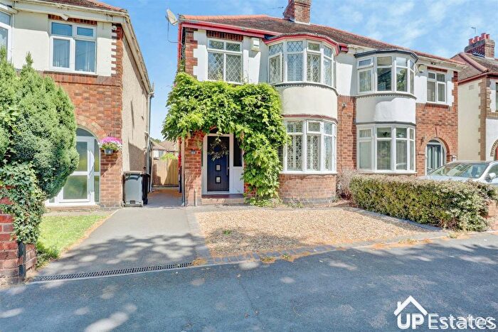 3 Bedroom Semi Detached House For Sale In Highfield Road, Attleborough, Nuneaton, CV11
