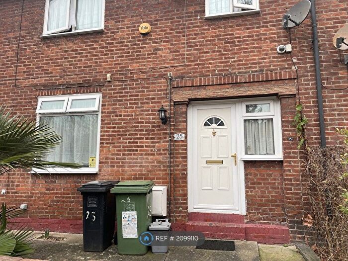 3 Bedroom Terraced House To Rent In King Alfred Avenue, London, SE6