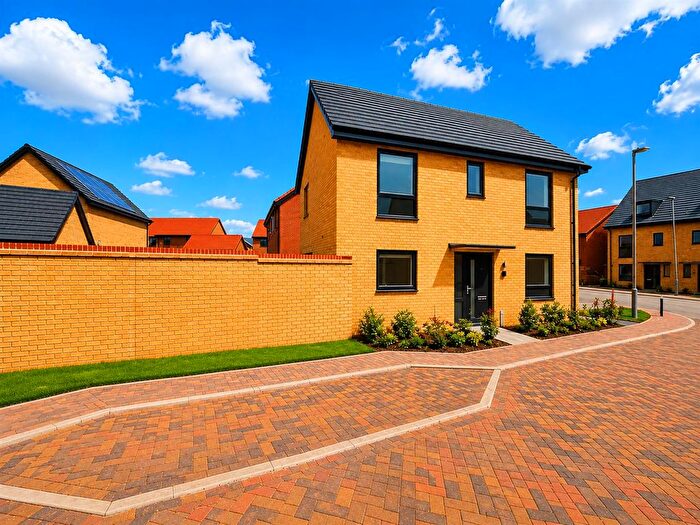 3 Bedroom Detached House To Rent In Chillingham Grove, Whitehouse, Milton Keynes, MK8