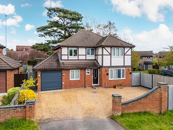 4 Bedroom Detached House For Sale In Northway, Wokingham, RG41