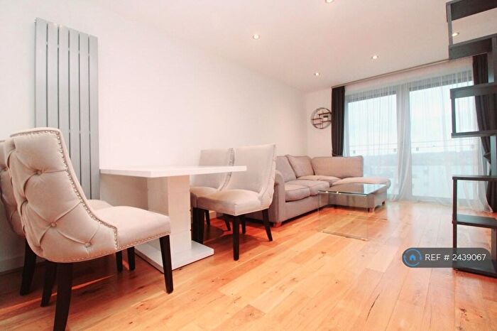 2 Bedroom Flat To Rent In Tideslea Path, London, SE28